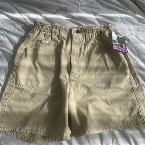 high waisted vintage lee khaki shorts ✨💙